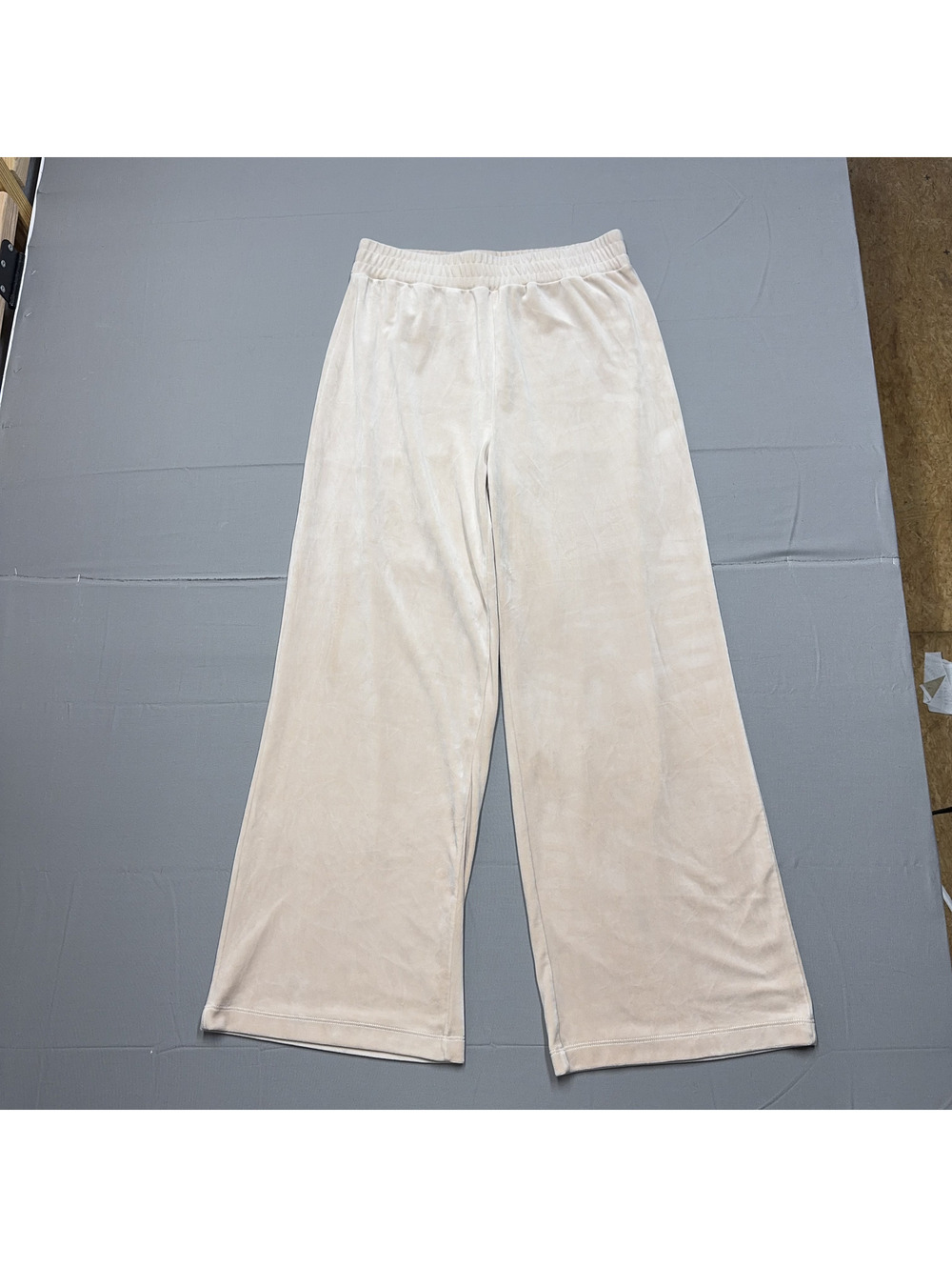 Gianni Bini Womens Velour Wide Leg Lounge Pants Size L Beige Cream Y2K Cozy